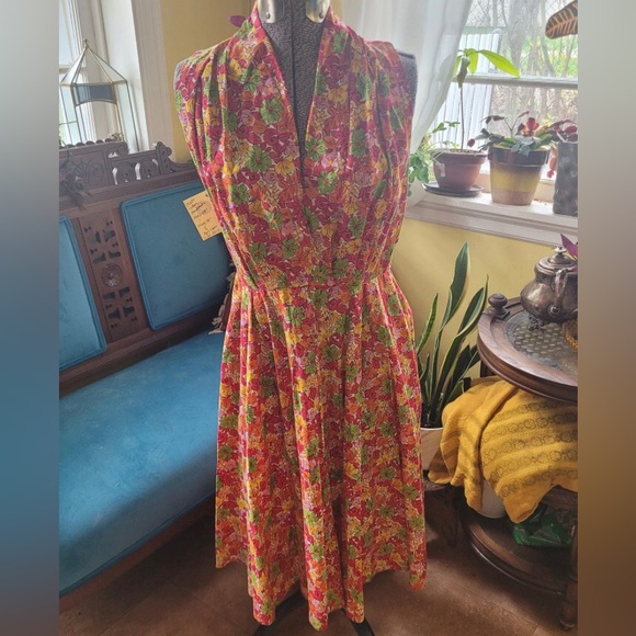 Handmade Dresses & Skirts - 🥰👗SOLD🥳🥰Vintage 1960's Cotton Day dress colourful floral pattern. US10
